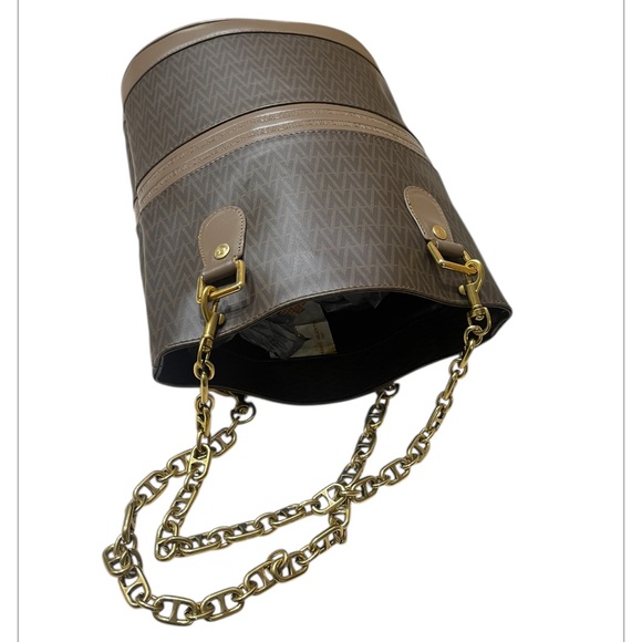 Mario Valentino Bucket Bag -As is -See With Unbranded Chain Straps Preowned - Picture 4 of 17